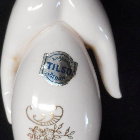 TILSO ... BUD VASE ... CERAMIC BUD VASE, HELD BY A HAND WITH RING AND BRACELET - Picture 2 of 9